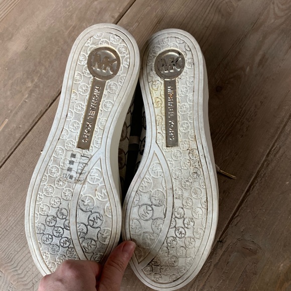 Beautiful Michael Kors Bronze MK logo sneakers 8.5 - Picture 5 of 5